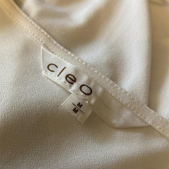 CLEO Sleeveless Top Size Medium Navy Blue Stripe with Chain on Right Front - Picture 6 of 9